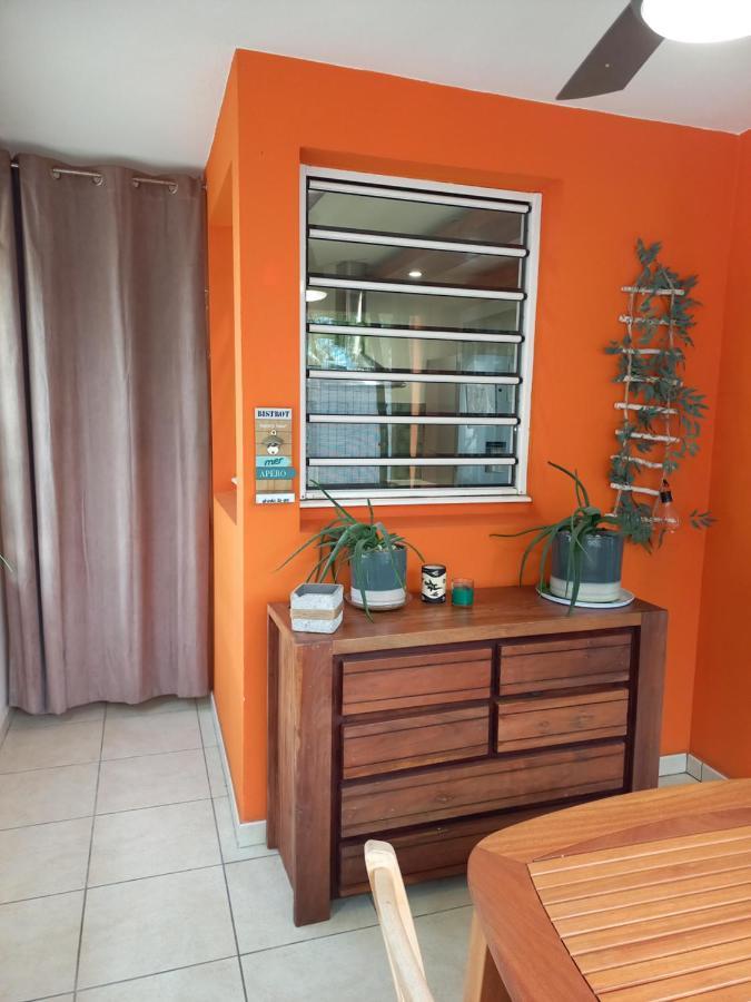 Bel Appartement Avec Terrasse Proche Des Plages Saint-Gilles Les Bains Exterior photo